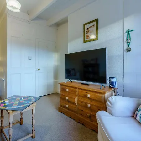 2 Bed In Robin Hoods Bay Oc-R100 Feriehus *