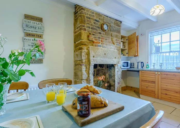 2 Bed In Robin Hoods Bay Oc-r100 Dom wakacyjny *