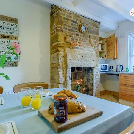 2 Bed In Robin Hoods Bay Oc-R100 度假居